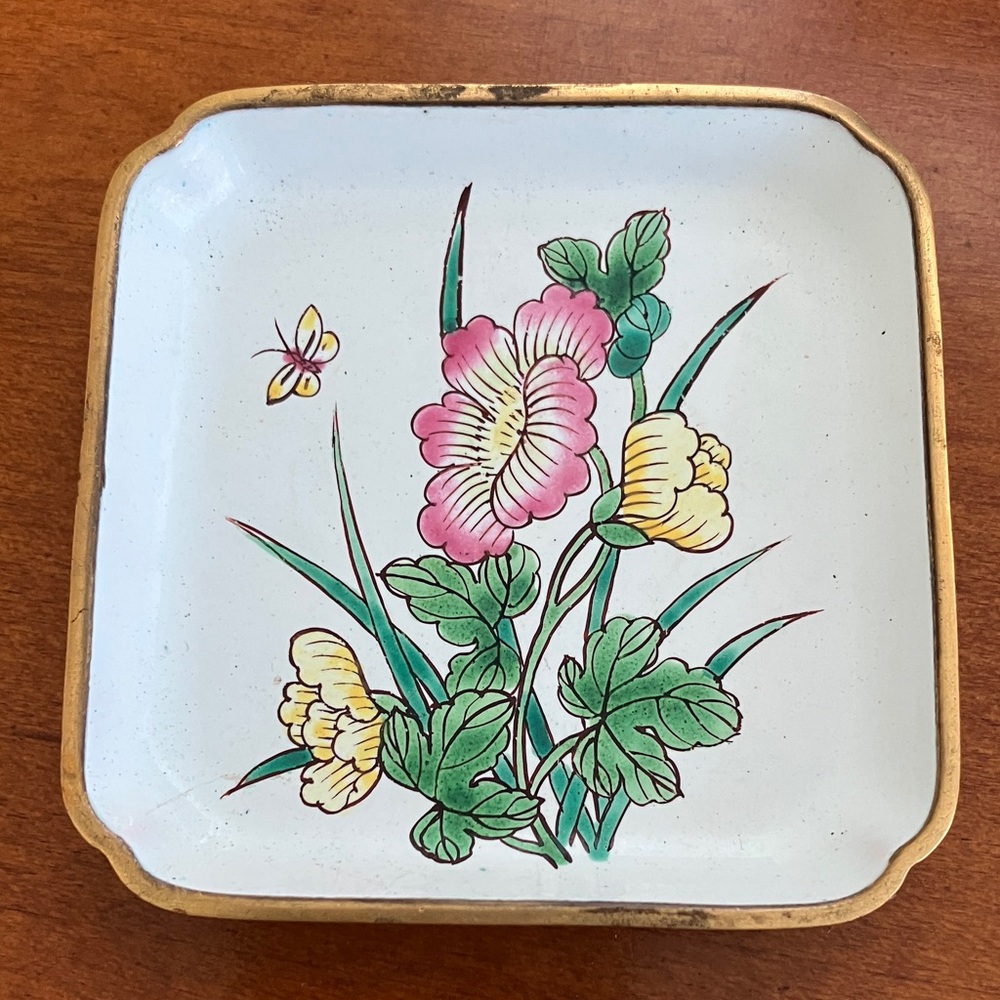 Vintage LILLIAN VERNON ENAMEL OVER BRASS Floral Butterfly 3”sq.  Gold Trim mini